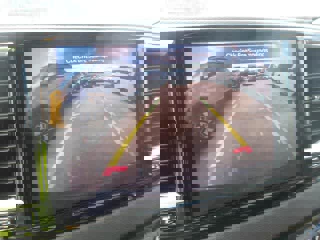 Used 2023 Chrysler Pacifica Touring-L FWD image 8