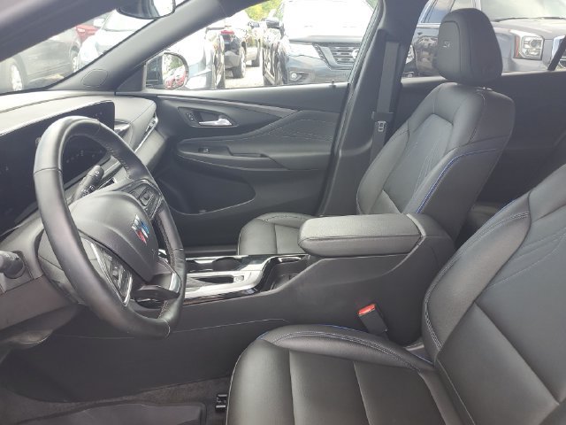 Used 2025 Buick Envista Sport Touring w/ Convenience I Package FWD image 11