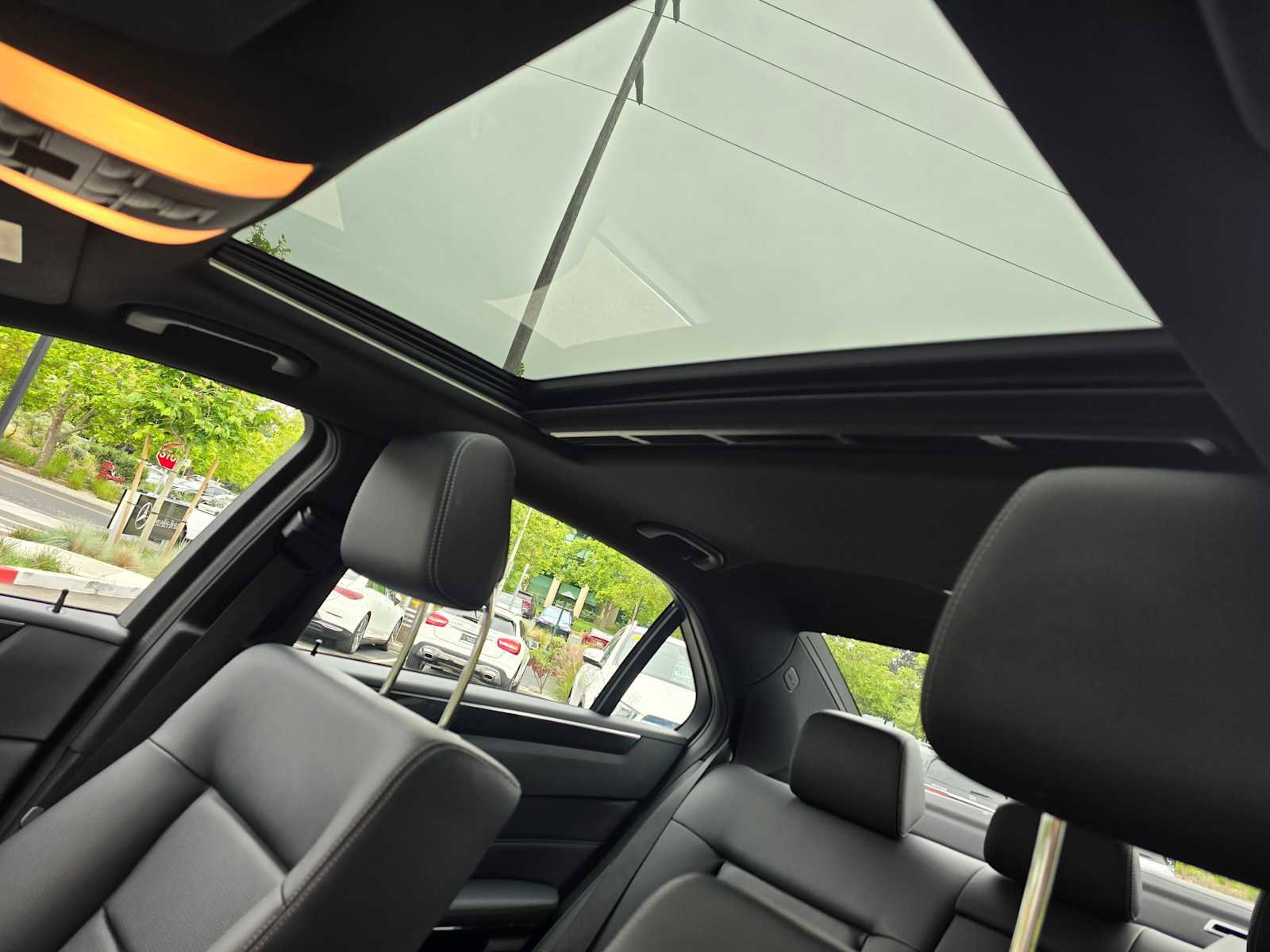 Used 2014 Mercedes-Benz E 350 Sedan image 25