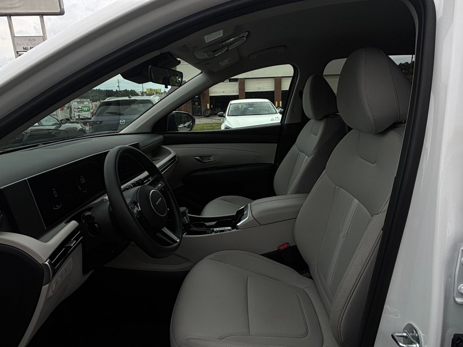 Used 2025 Hyundai Tucson SEL AWD/4WD image 34