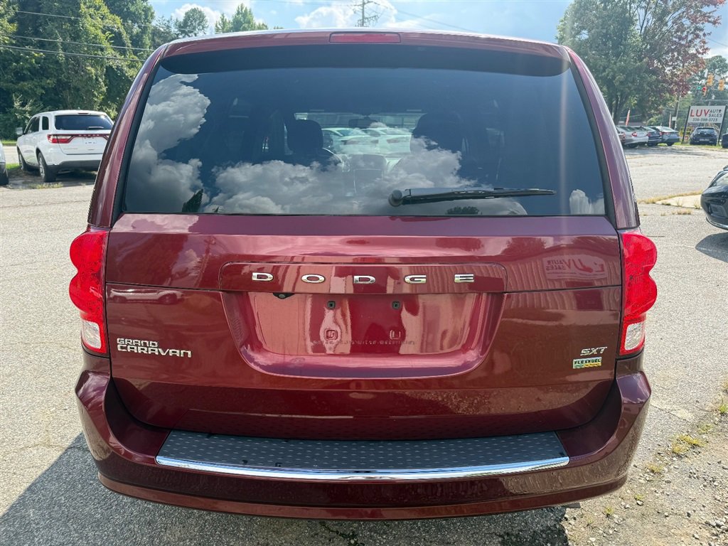 Used 2018 Dodge Grand Caravan SXT image 4