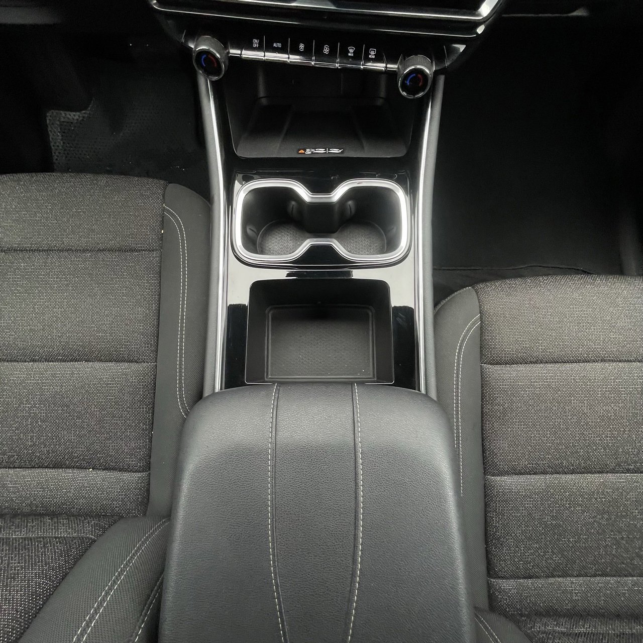 Used 2025 Chevrolet Traverse LT image 19