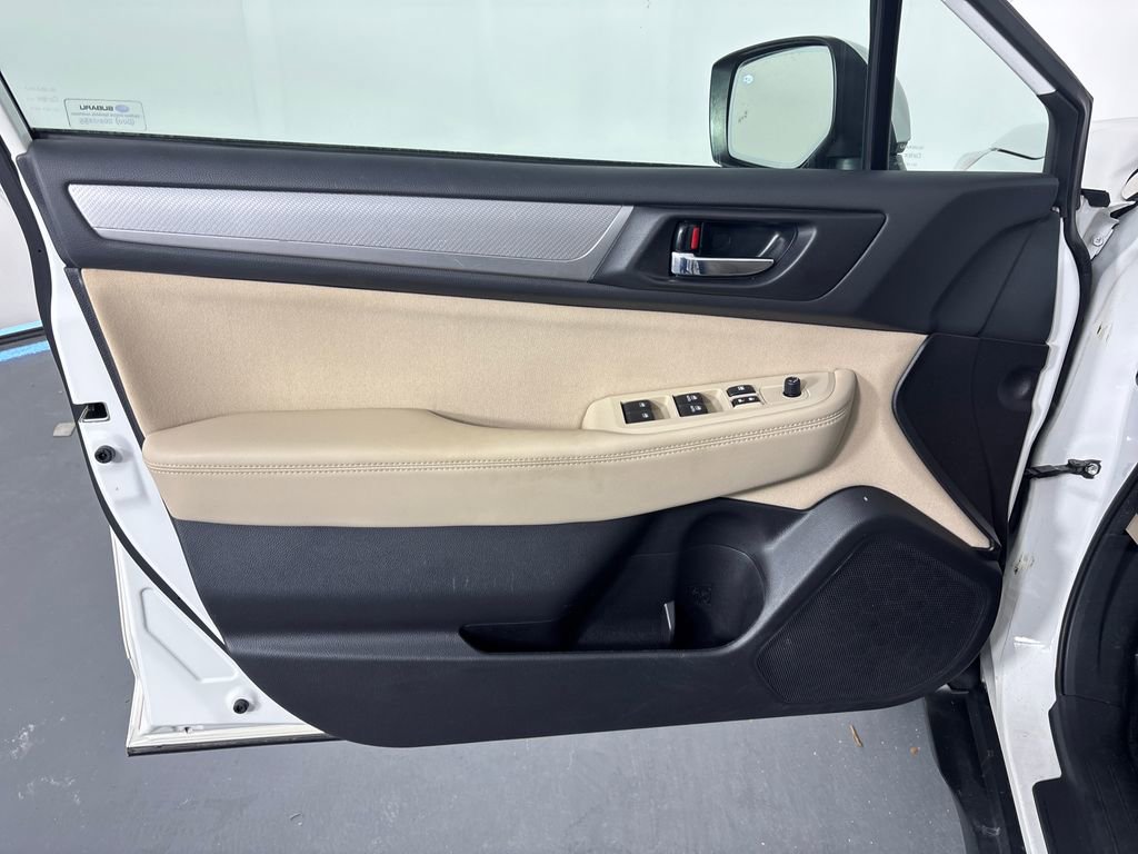 Used 2017 Subaru Outback 2.5i Premium image 24