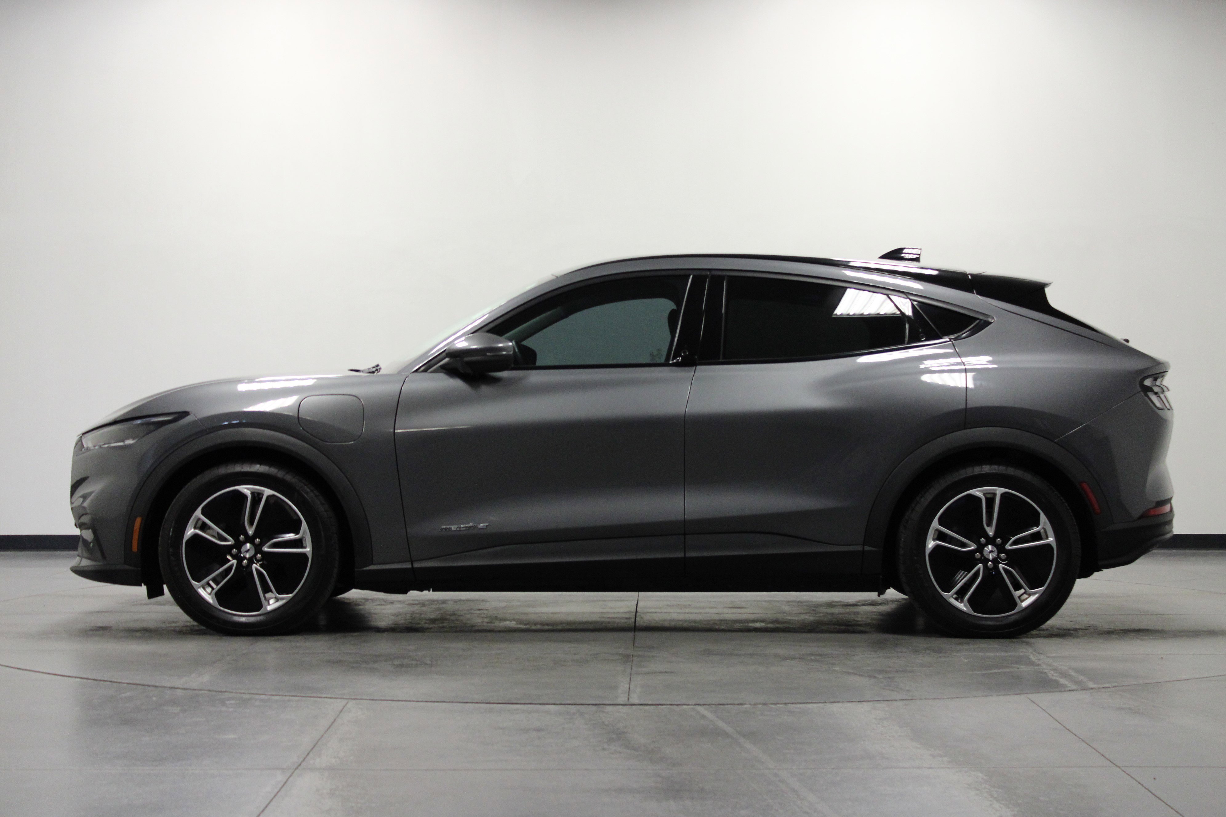 Used 2021 Ford Mustang Mach-E Select image 7