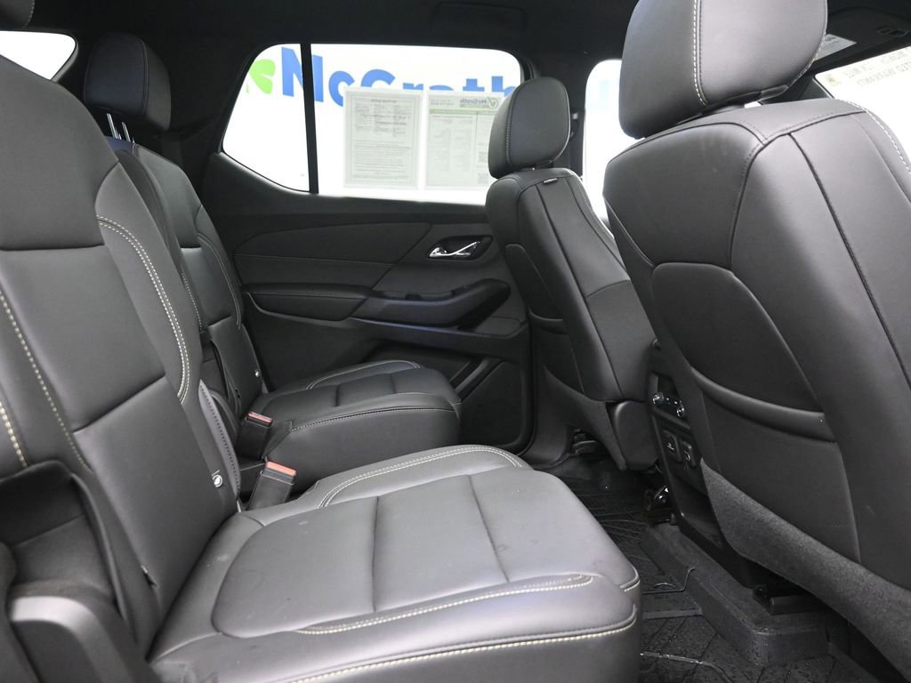 Used 2023 Chevrolet Traverse LT w/ LT Premium Package image 8