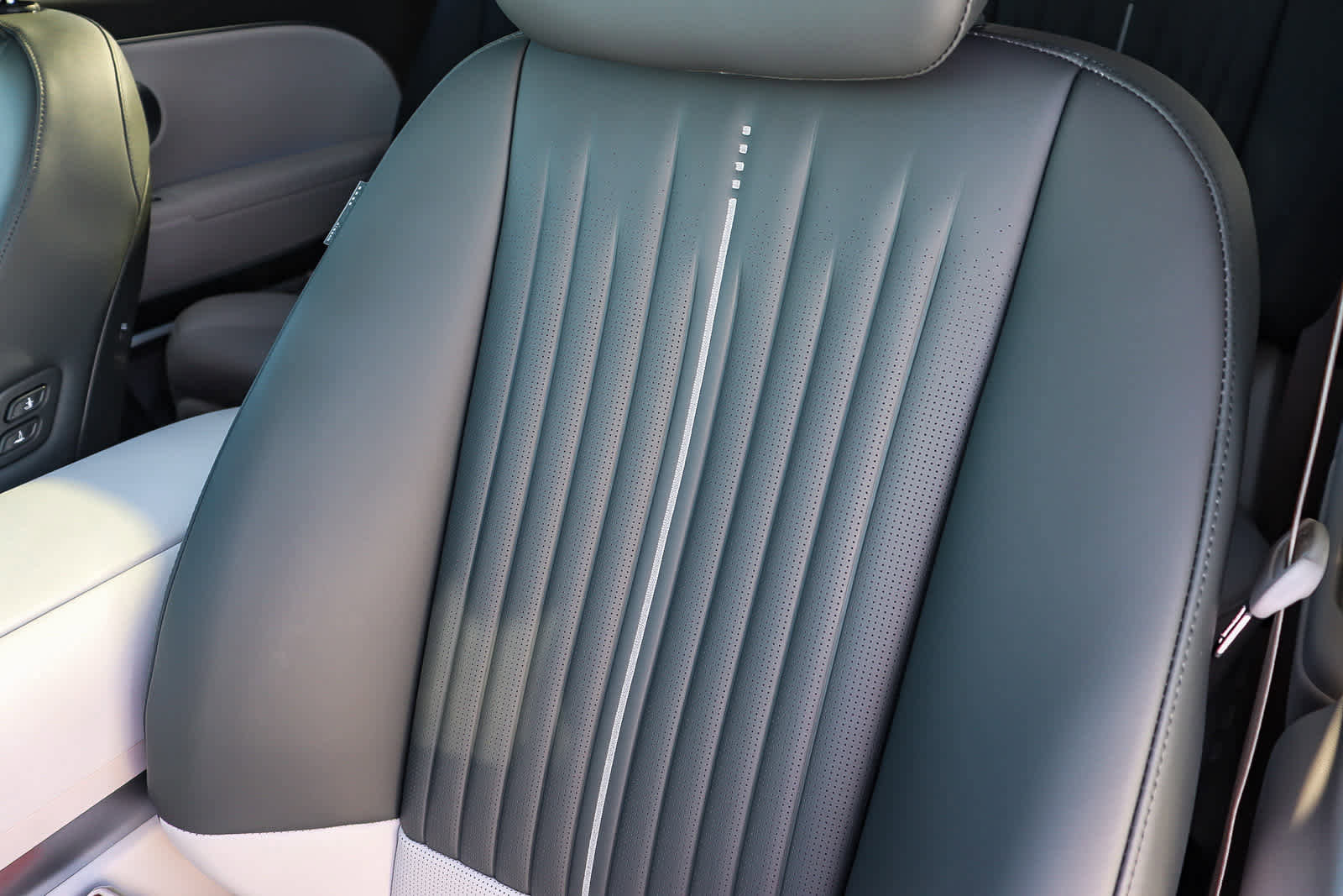 New 2026 Hyundai Ioniq 9 Calligraphy image 30