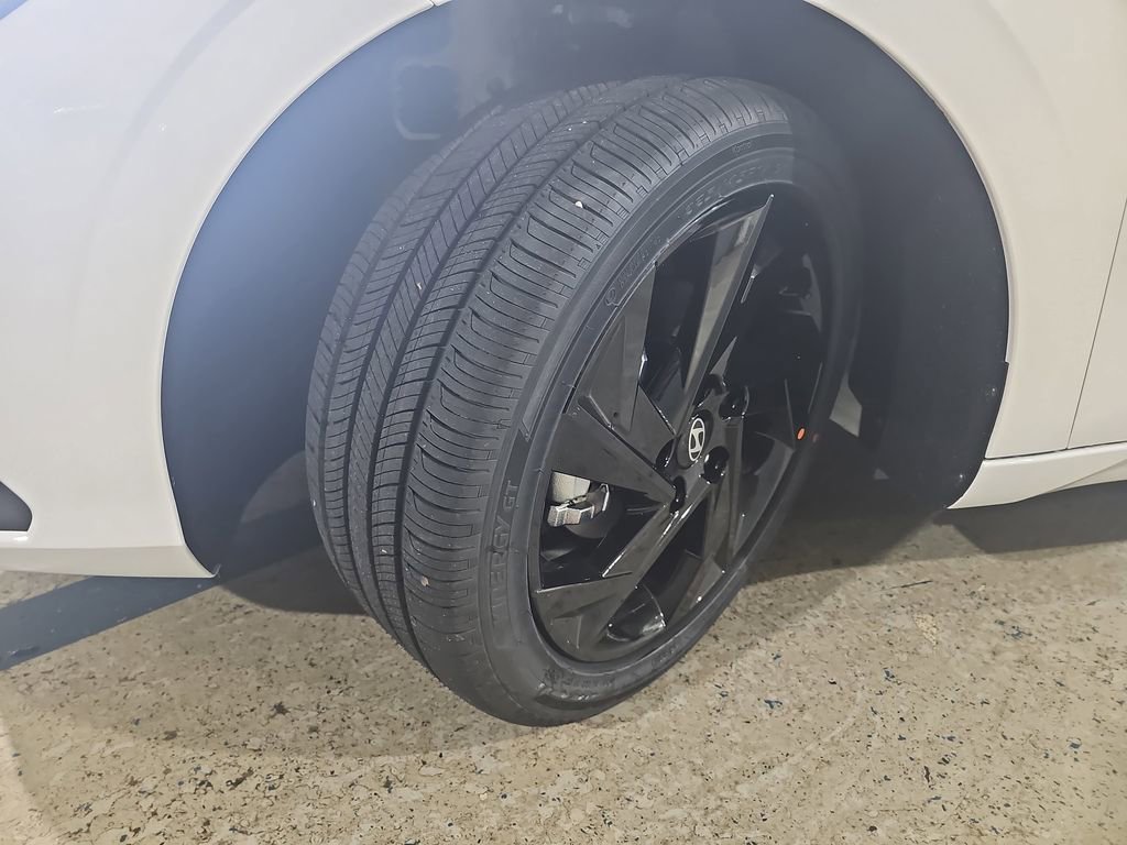 New 2026 Hyundai Elantra Sport image 34