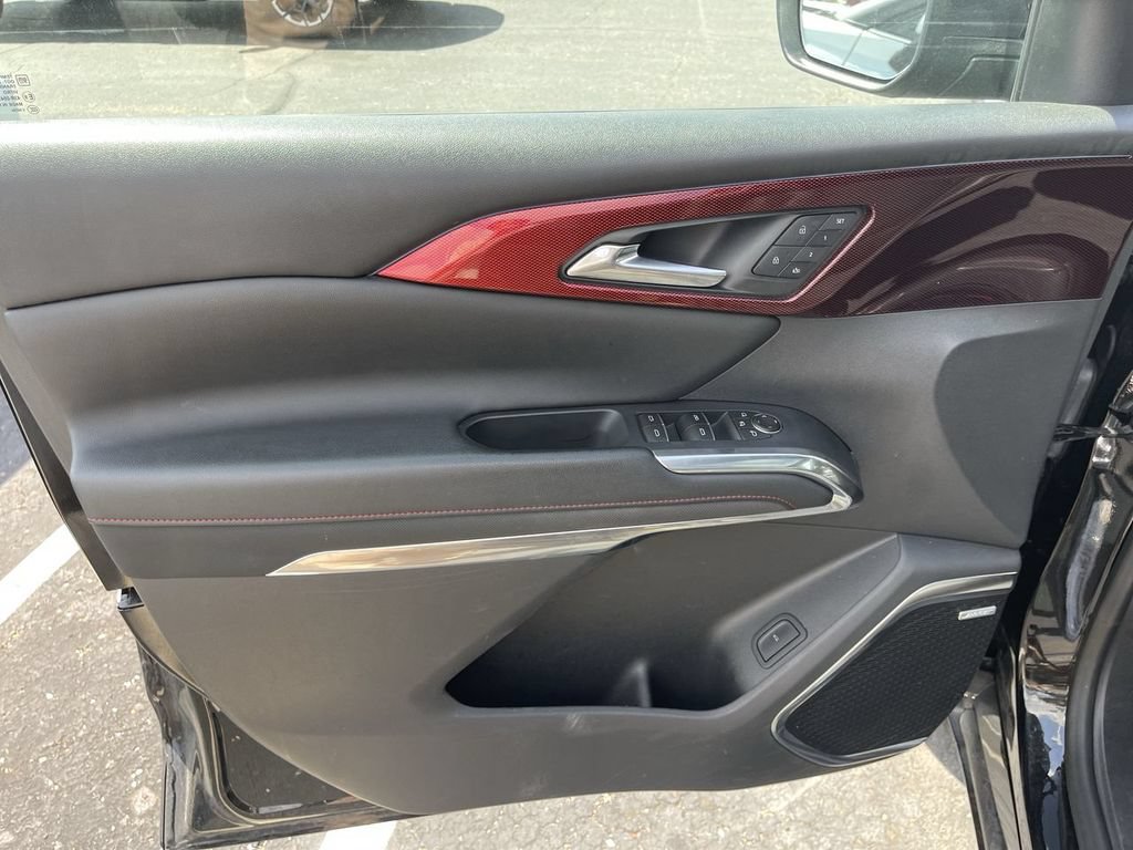 Used 2024 Chevrolet Traverse RS FWD image 5