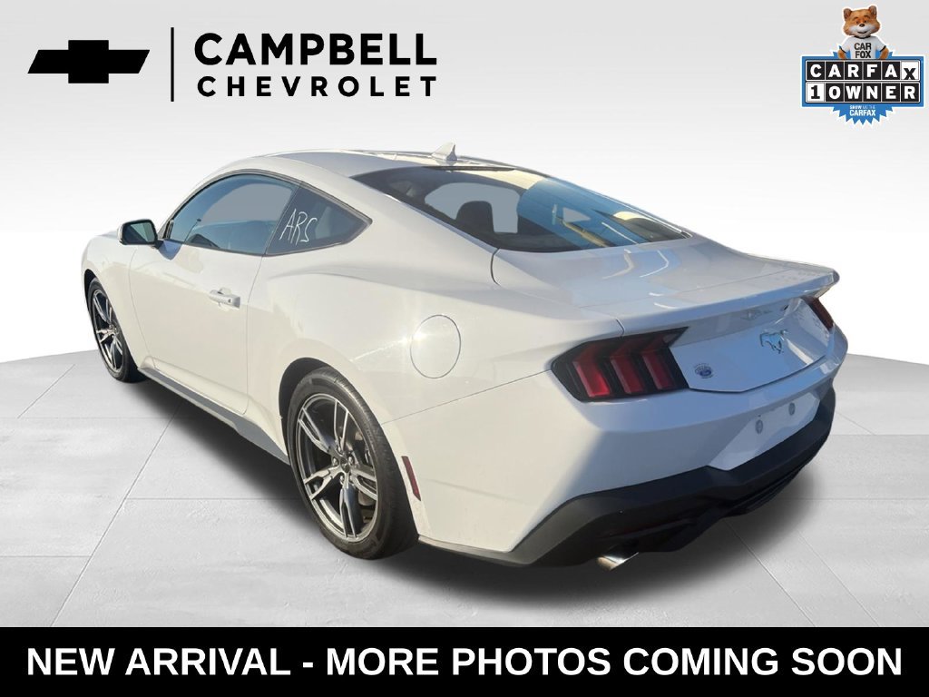 Used 2025 Ford Mustang Coupe RWD image 3