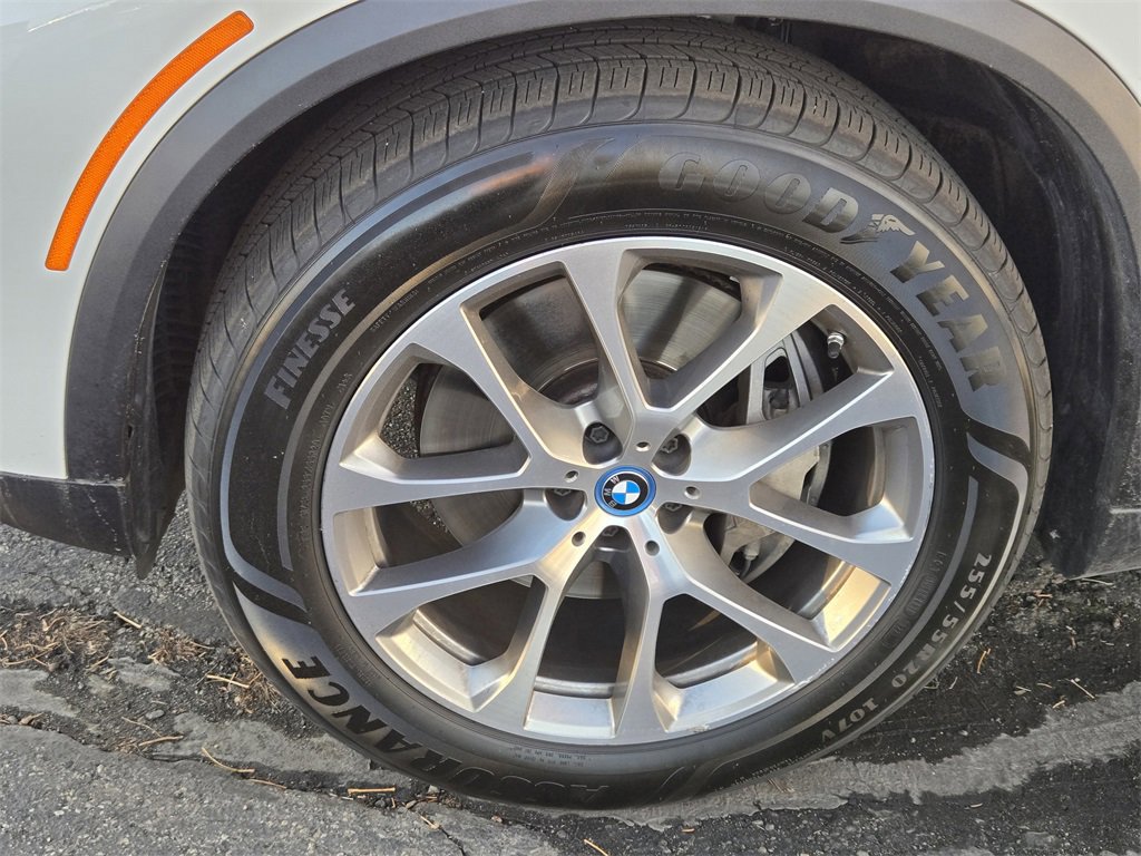Used 2023 BMW X5 xDrive45e image 6