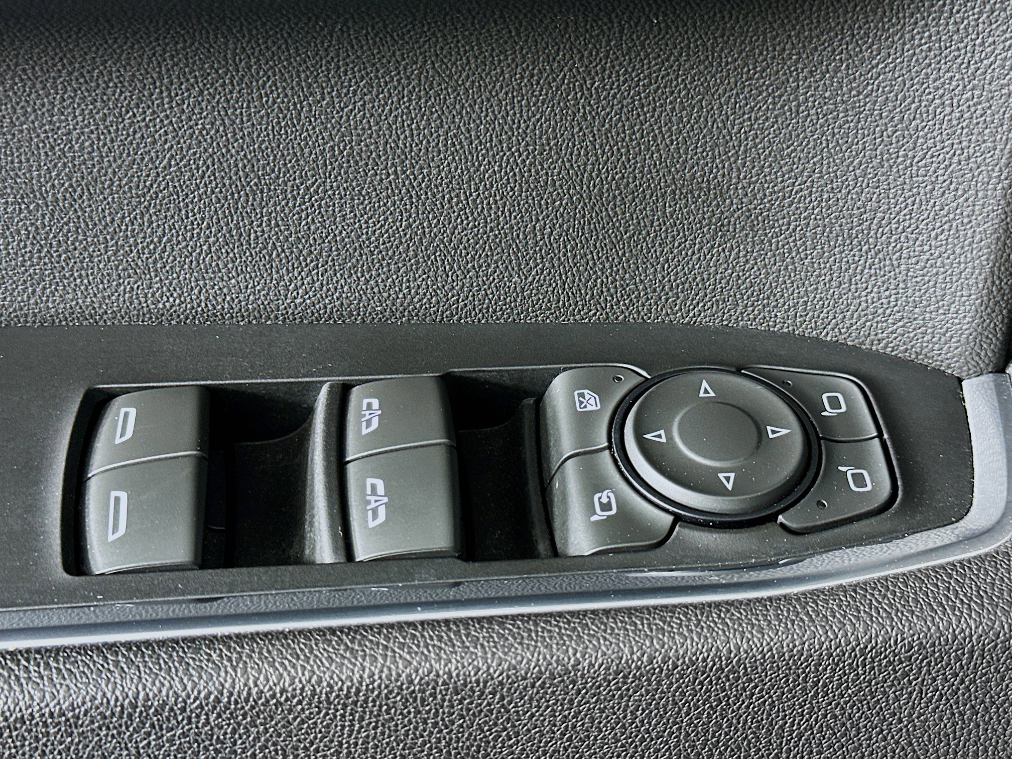 Used 2025 GMC Sierra 1500 SLT AWD/4WD image 15