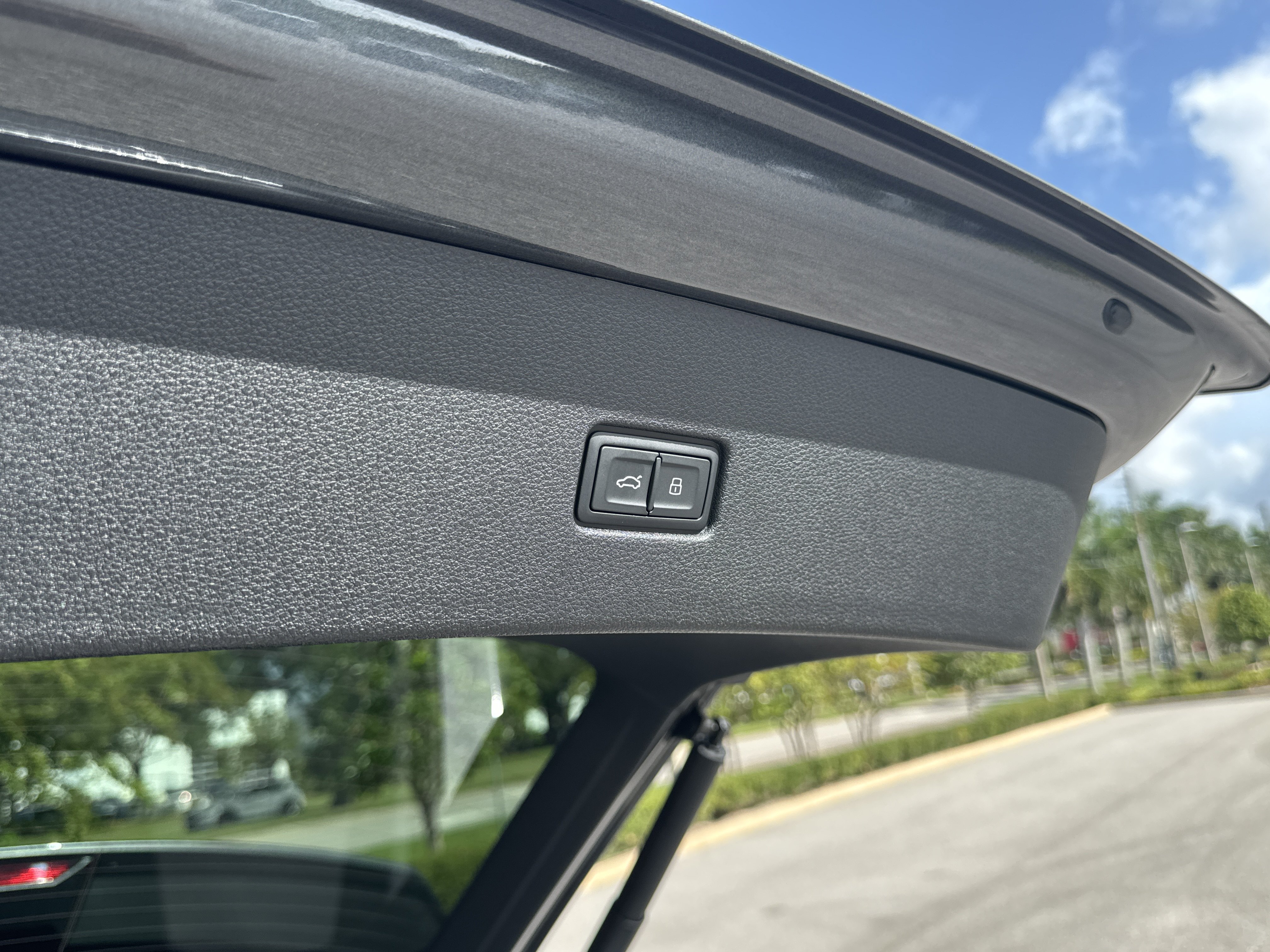 New 2026 Audi SQ8 Premium Plus AWD/4WD image 9