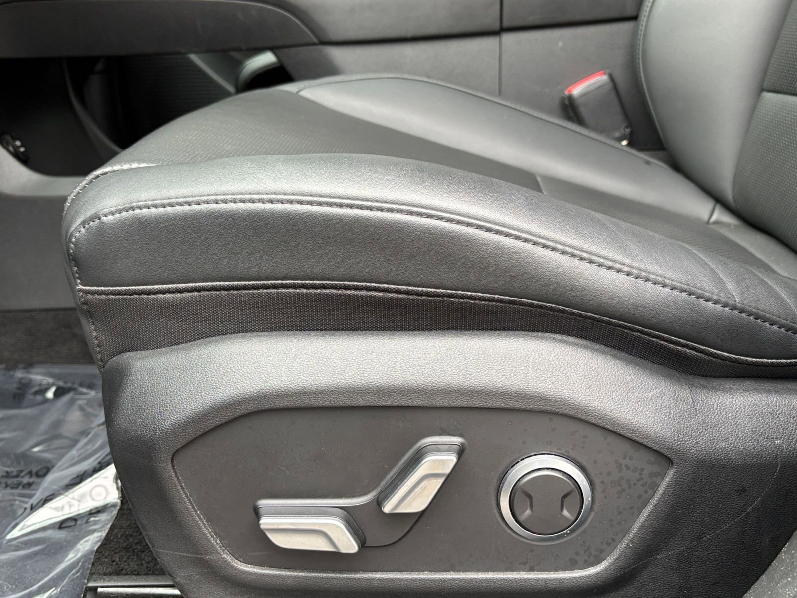 Used 2025 Hyundai Santa Fe SEL image 27