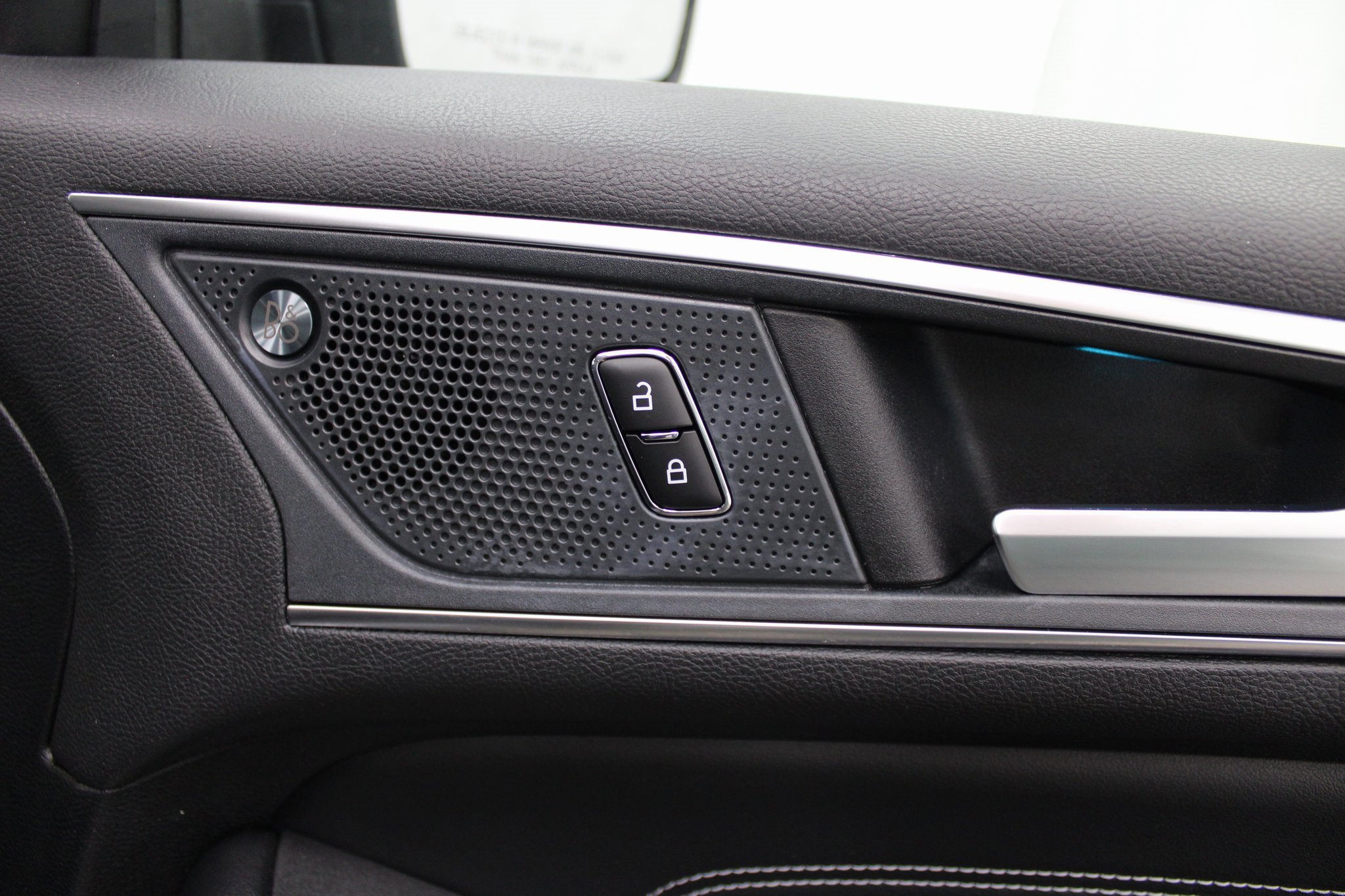 Used 2024 Ford Edge Titanium image 30