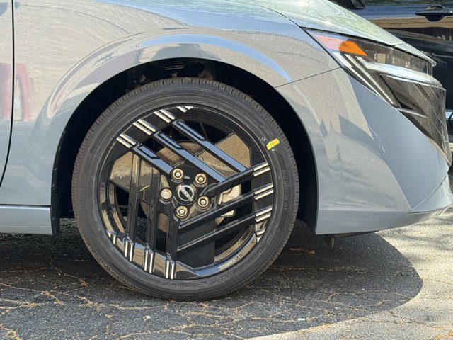 New 2026 Nissan Sentra SR w/ SR Premium Package FWD image 5