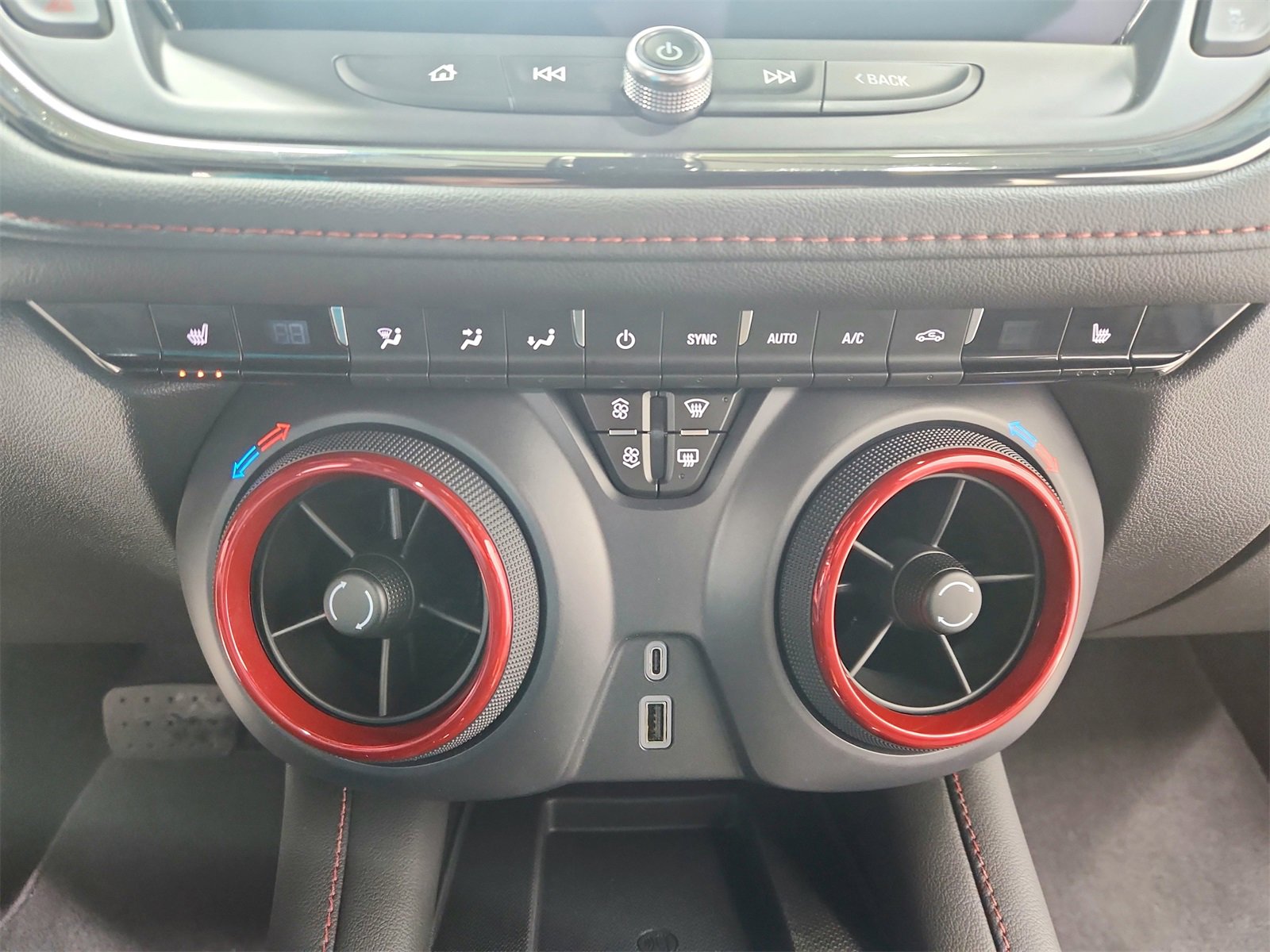 Used 2025 Chevrolet Blazer RS image 30