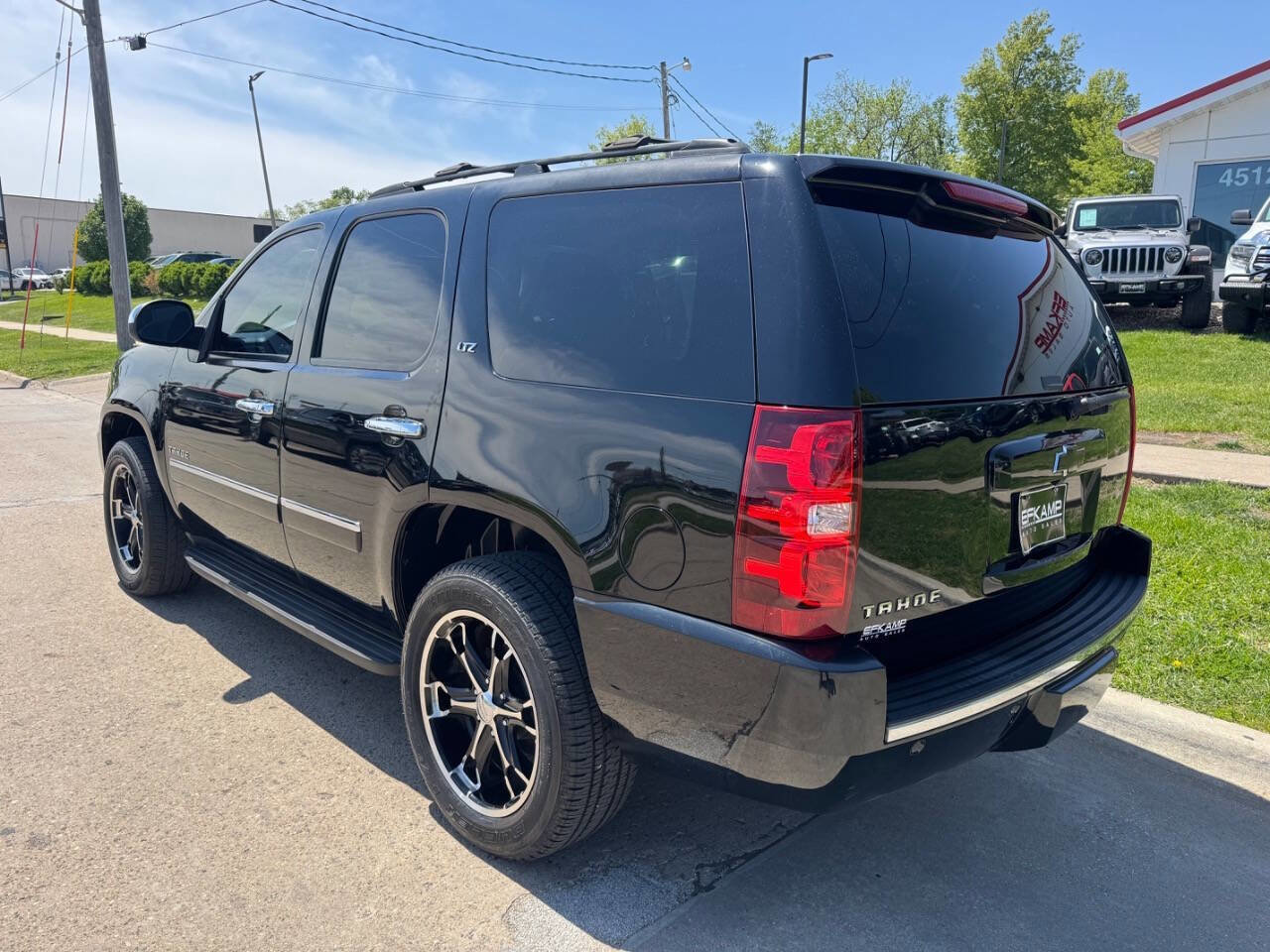 Used 2013 Chevrolet Tahoe LTZ AWD/4WD image 3