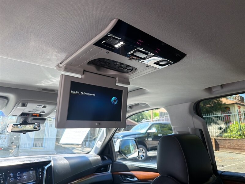 Used 2018 Cadillac Escalade ESV Premium Luxury AWD/4WD image 26