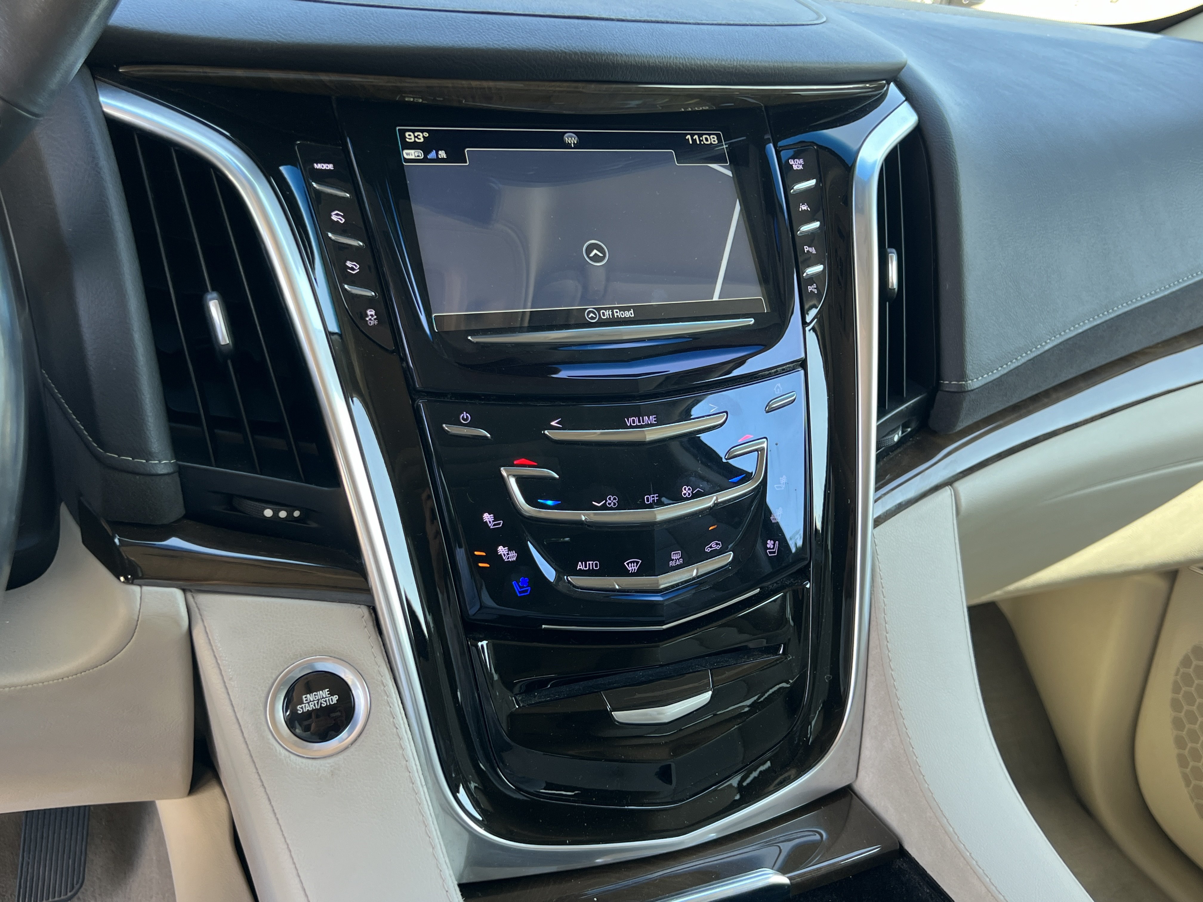 Used 2019 Cadillac Escalade ESV Luxury AWD/4WD image 18