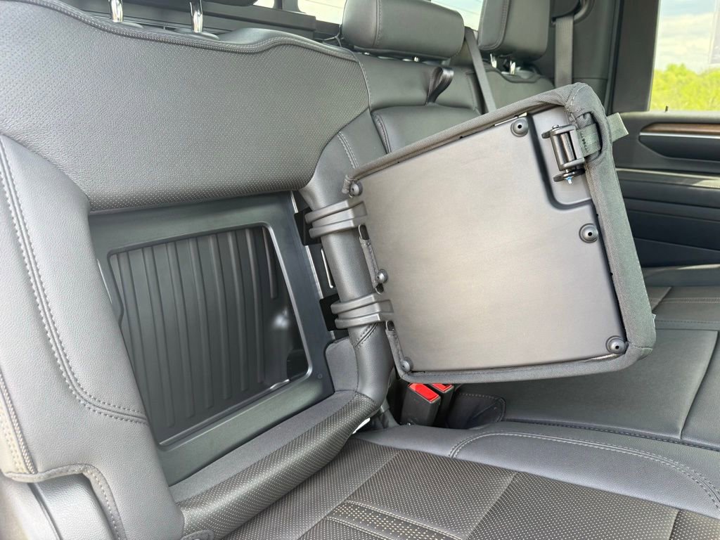 Used 2025 Chevrolet Silverado 2500 High Country w/ Technology Package image 19