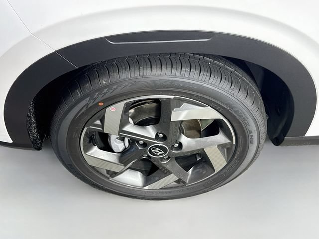 New 2026 Hyundai Venue SEL FWD image 4