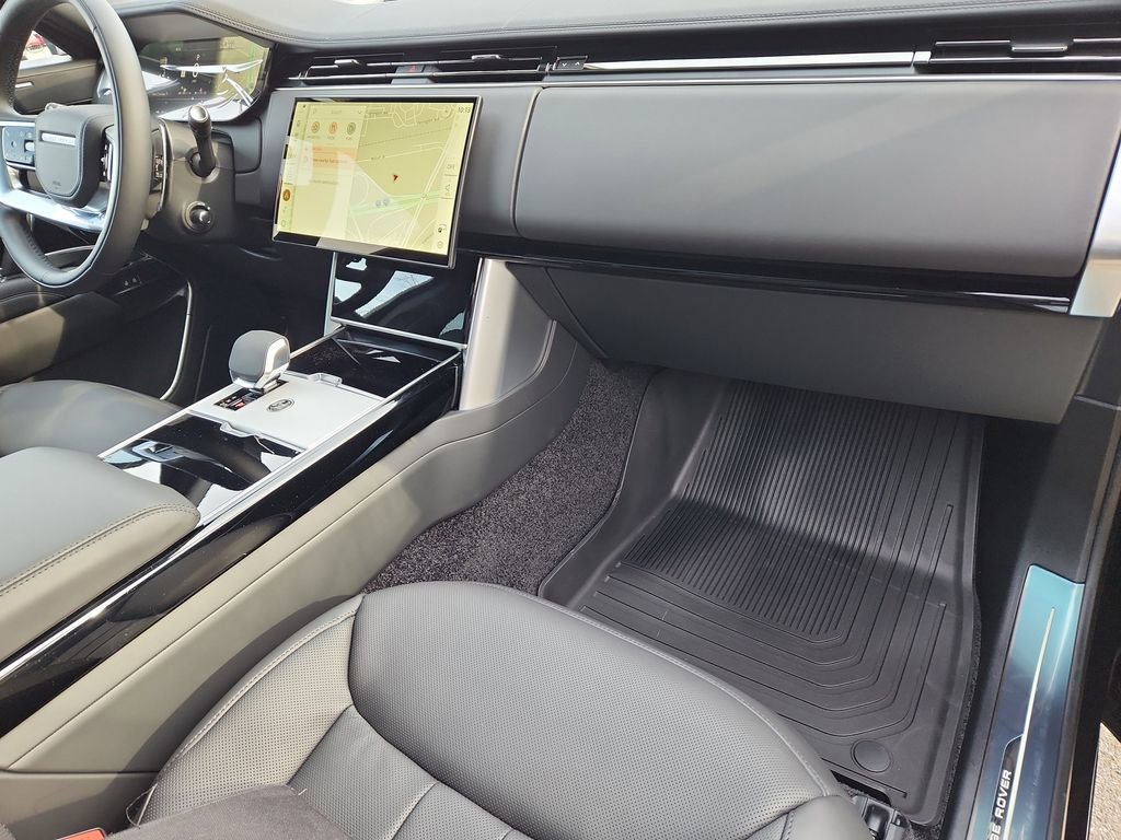 New 2026 Land Rover Range Rover Long Wheelbase SE image 28