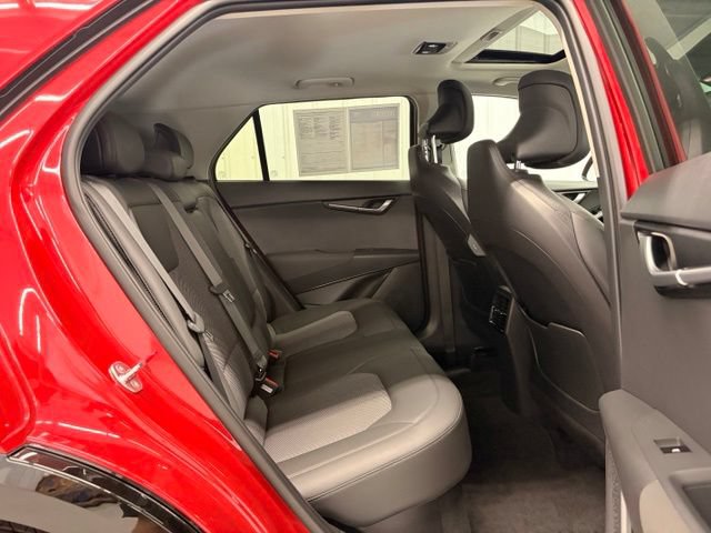 Used 2023 Kia Niro EX Touring FWD image 9