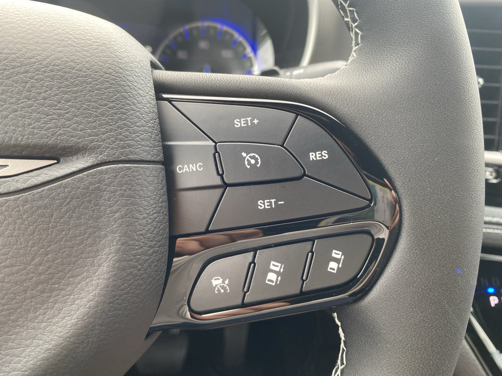 New 2027 Chrysler Pacifica Limited w/ S Appearance Package FWD image 31