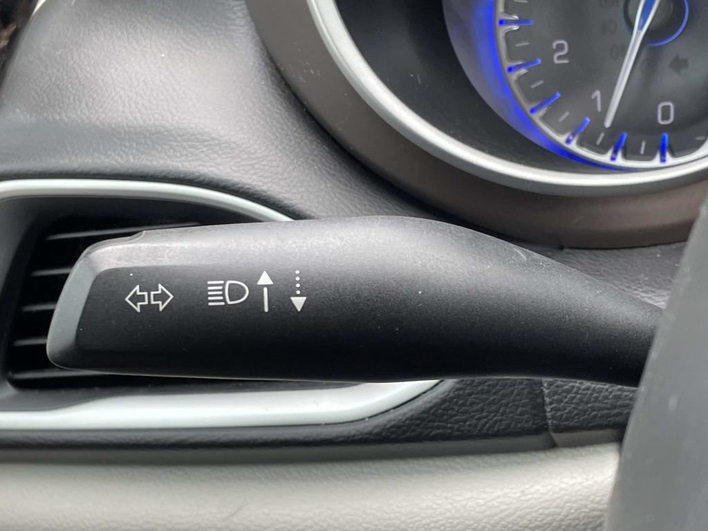 Certified 2017 Chrysler Pacifica Touring-L FWD image 31