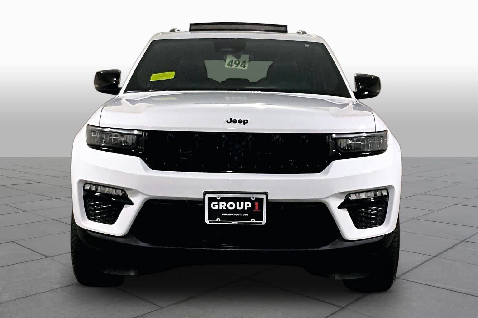 Used 2024 Jeep Grand Cherokee Limited w/ Black Appearance Package AWD/4WD image 3