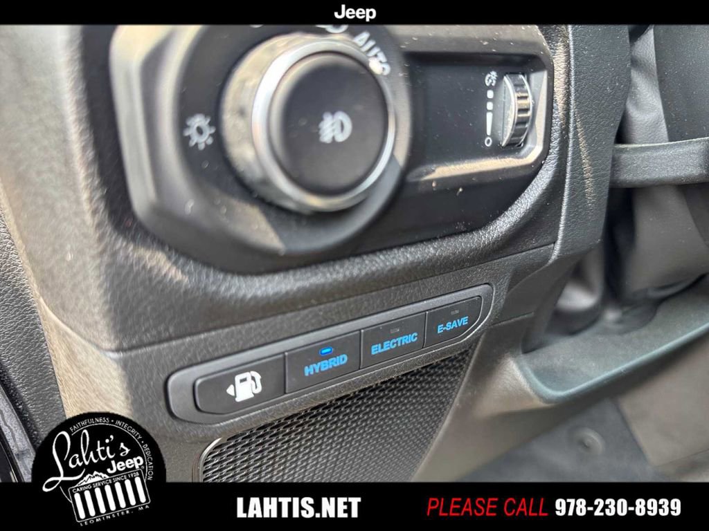 Used 2024 Jeep Wrangler Unlimited w/ Convenience Group image 26