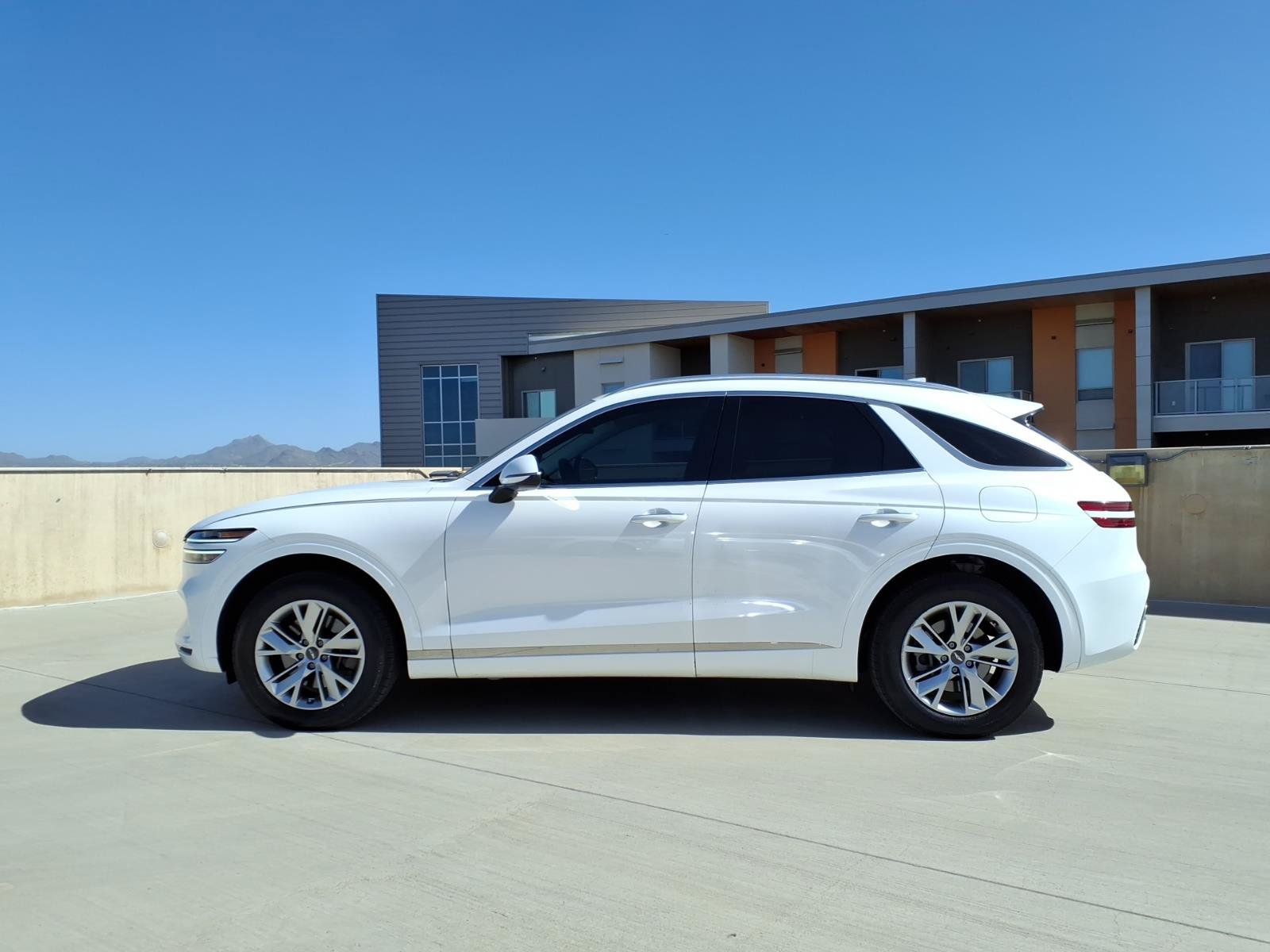 Certified 2022 Genesis GV70 2.5T AWD/4WD image 2