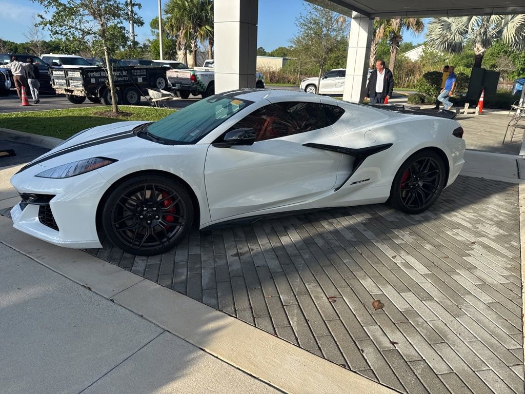 Used 2024 Chevrolet Corvette Z06 image 4