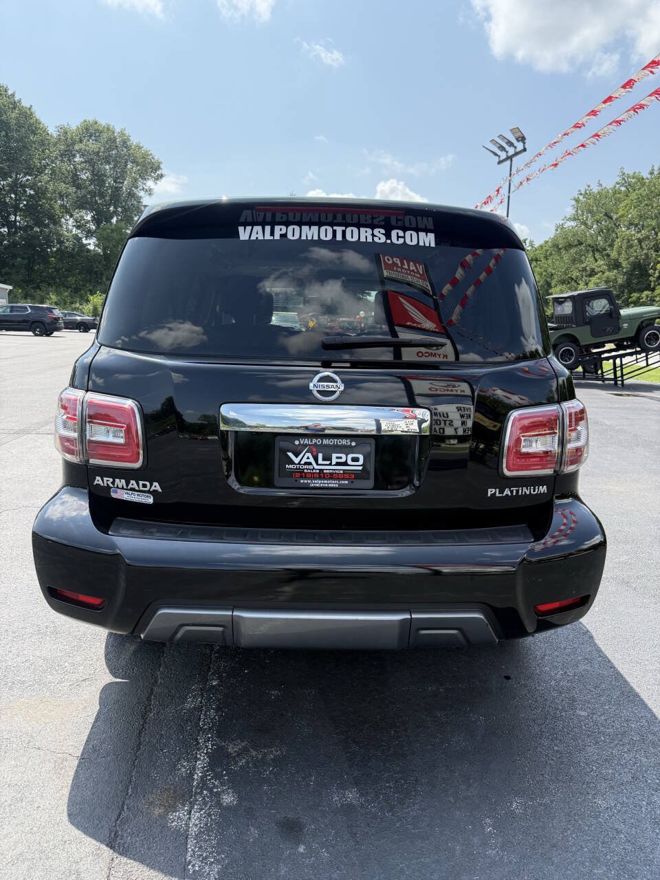 Used 2019 Nissan Armada Platinum w/ Captain's Chairs Package AWD/4WD image 8