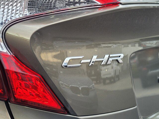 Certified 2021 Toyota C-HR XLE image 27
