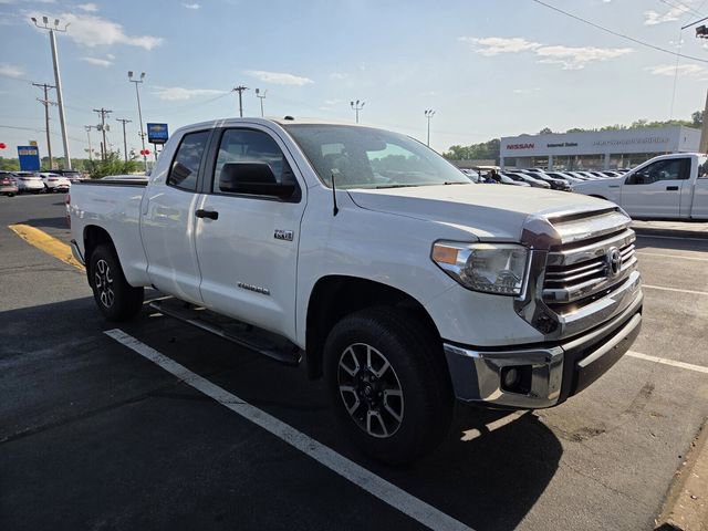 Used 2016 Toyota Tundra SR5 w/ SR5 Upgrade Package RWD image 2
