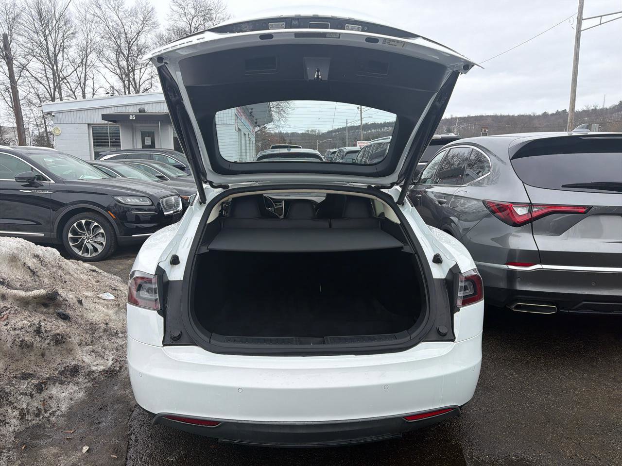 Used 2015 Tesla Model S 85D image 8