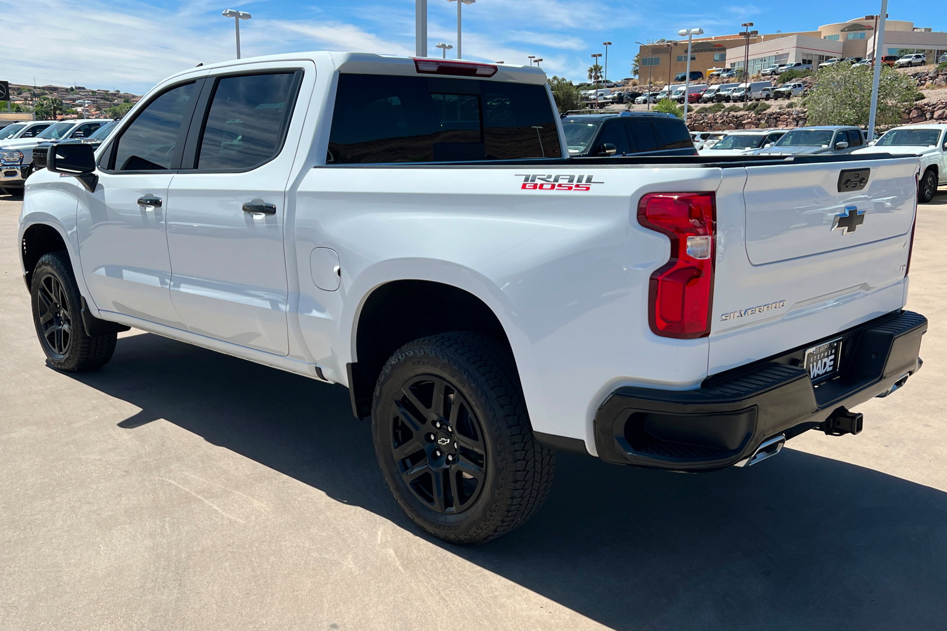 Used 2026 Chevrolet Silverado 1500 LT Trail Boss w/ Convenience Package II image 3