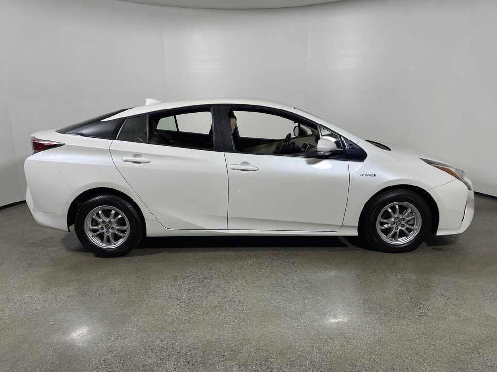 Certified 2018 Toyota Prius Three FWD image 2
