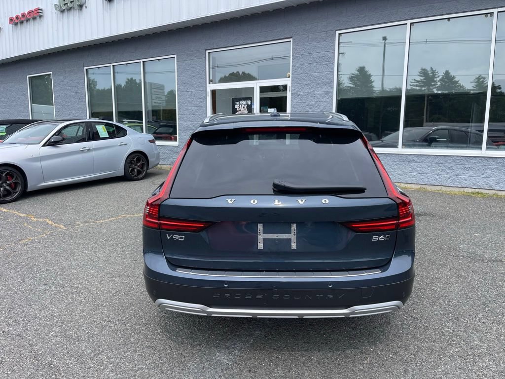 Used 2025 Volvo V90 B6 Cross Country Plus w/ Protection Package Premier AWD/4WD image 5