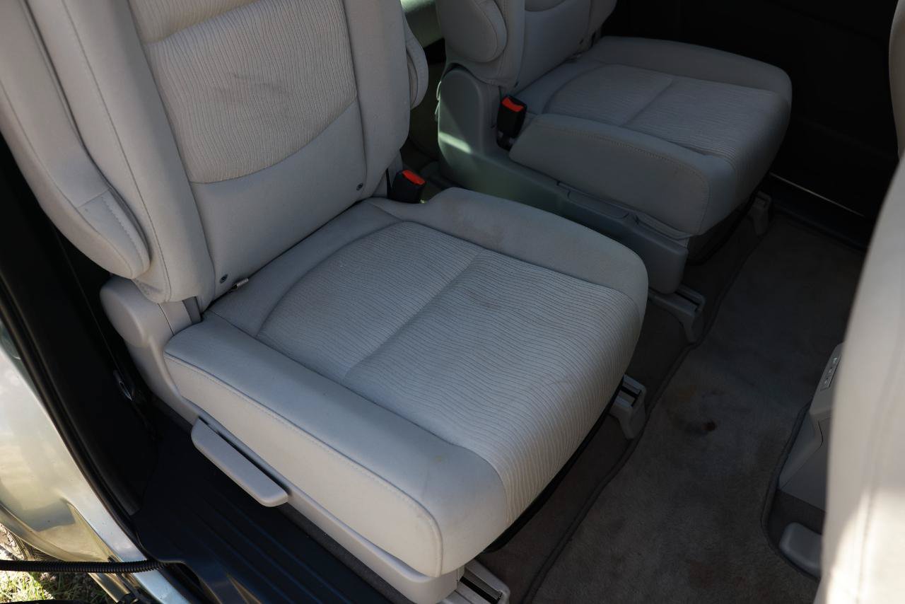 Used 2008 MAZDA MAZDA5 Sport FWD image 12