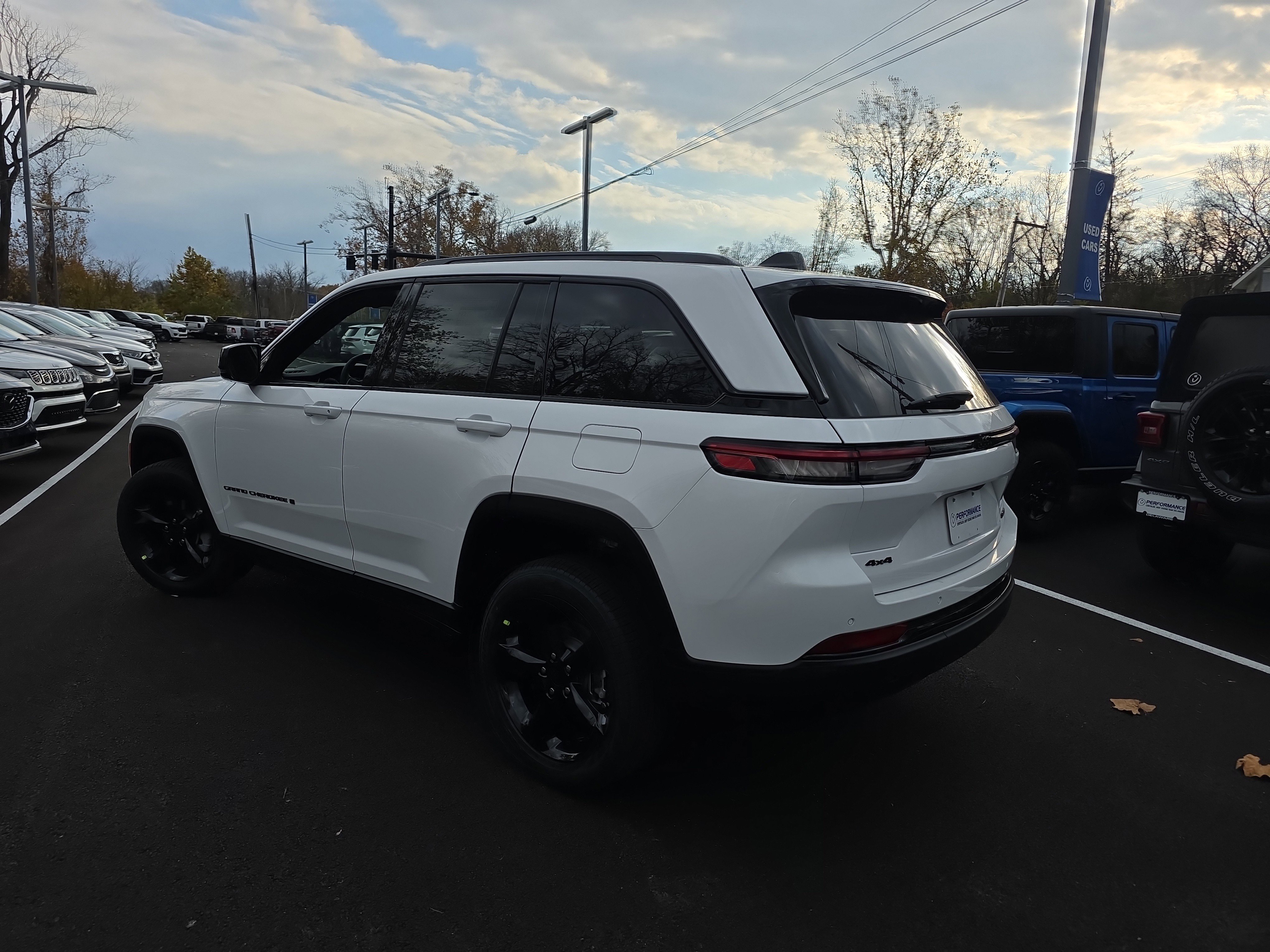 New 2025 Jeep Grand Cherokee Limited w/ Black Appearance Package image 20