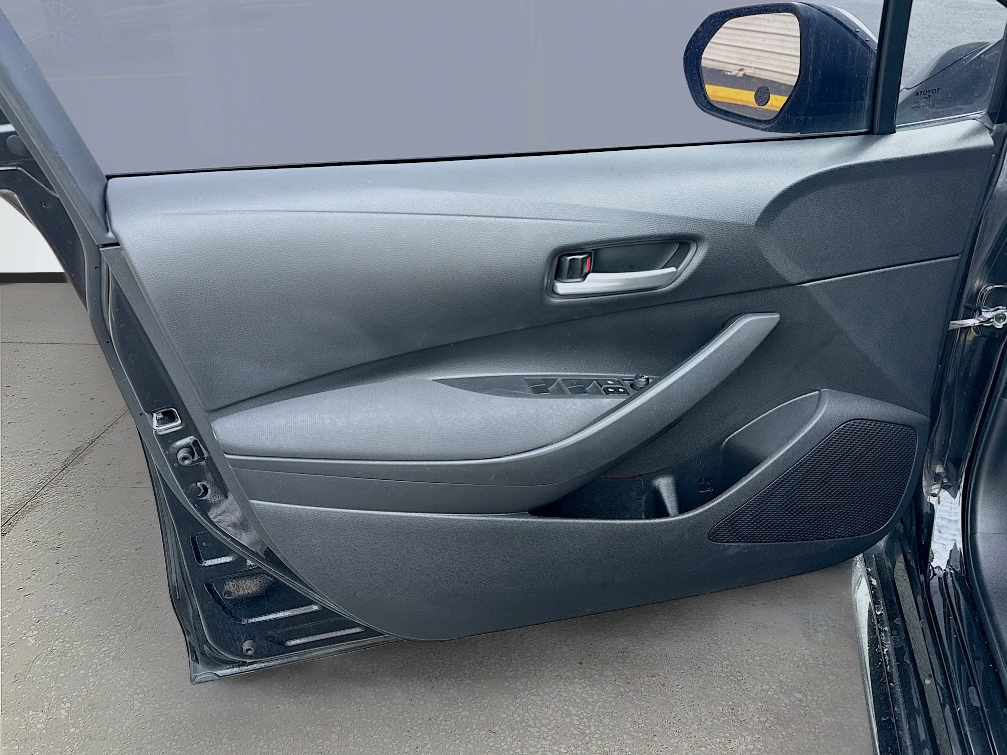 Used 2020 Toyota Corolla LE image 21