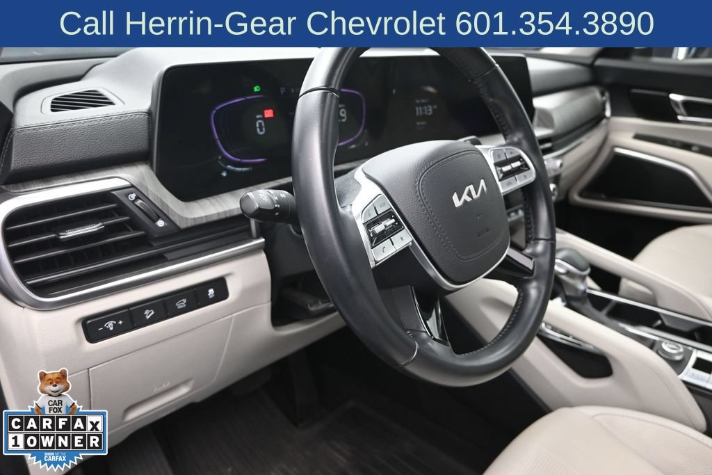 Used 2024 Kia Telluride EX w/ EX Captain's Chair Package FWD image 12