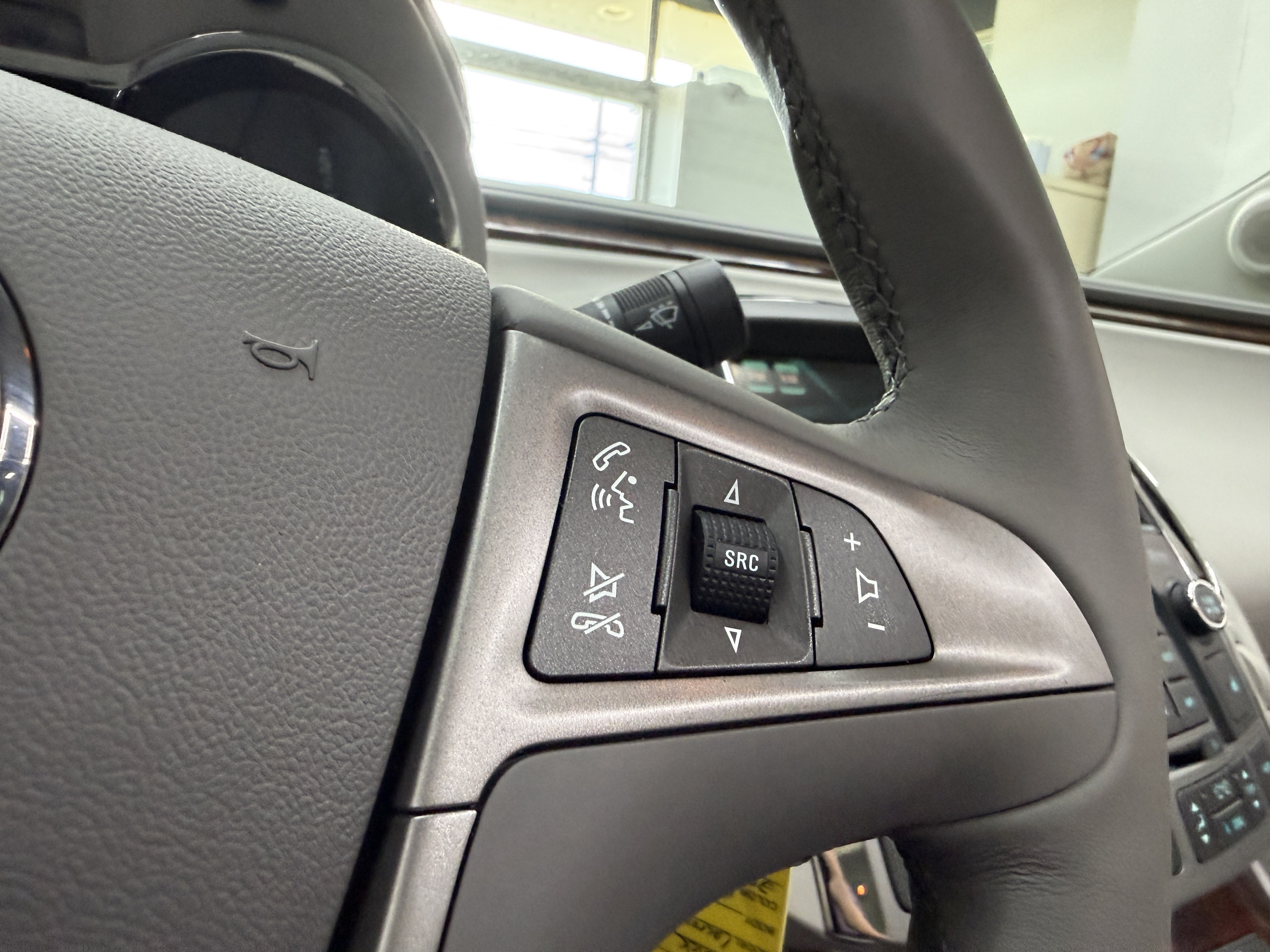 Used 2010 Buick LaCrosse CXL FWD image 18