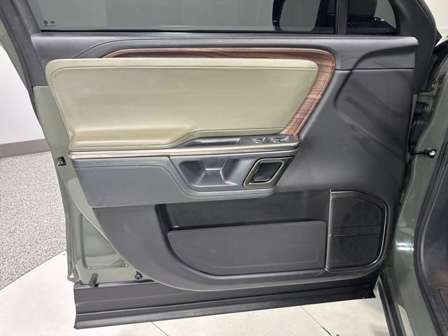 Used 2023 Rivian R1S Launch Edition AWD/4WD image 13