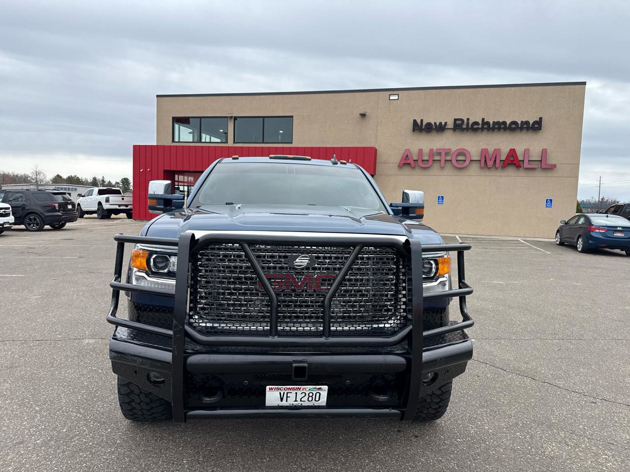 Used 2016 GMC Sierra 2500 SLT w/ All-Terrain HD Package AWD/4WD image 8