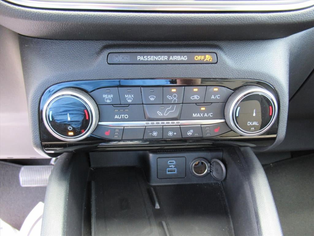Used 2022 Ford Escape Titanium w/ Titanium Elite Package AWD/4WD image 24