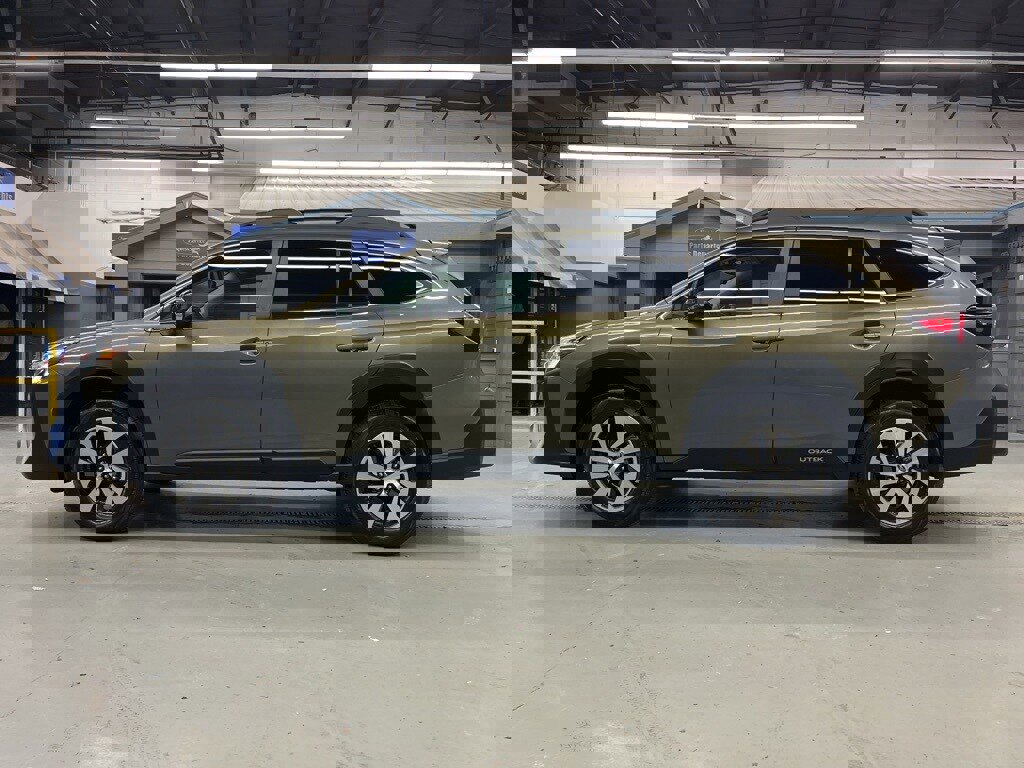 Certified 2025 Subaru Outback Premium w/ Popular Package #1A image 4