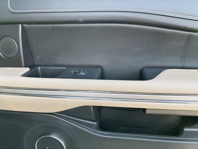 Used 2024 Ford Expedition Limited image 19